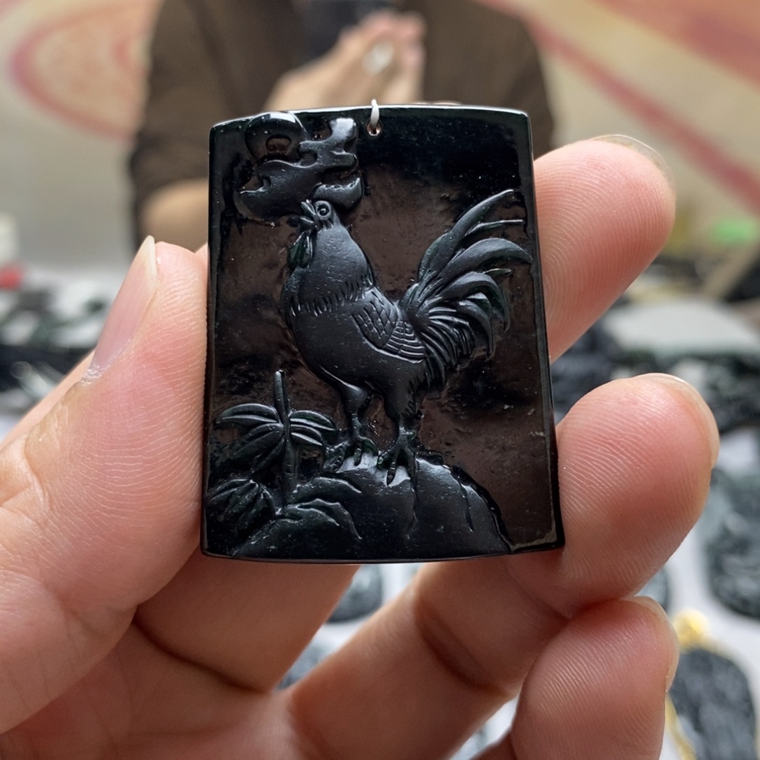 翡翠未镶嵌颈饰生肖鸡