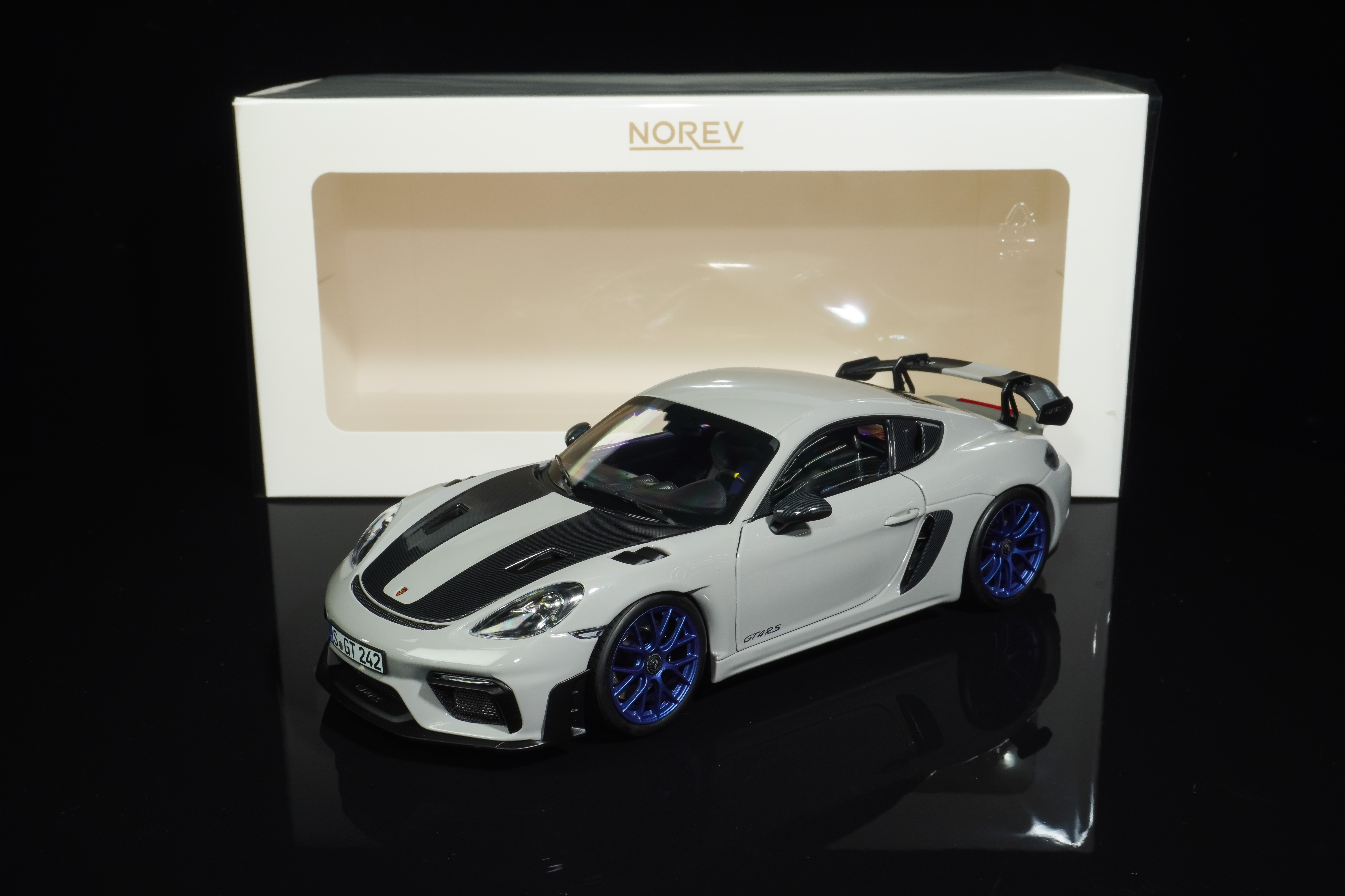 诺威尔 1:18 保时捷Cayman GT4 RS 合金汽车模型收藏摆件