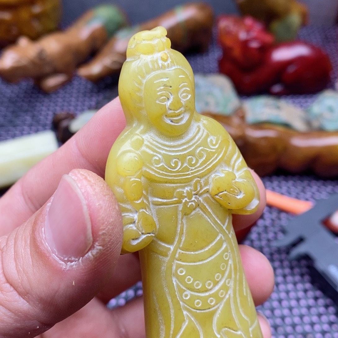 蛇纹石玉颈饰未镶嵌