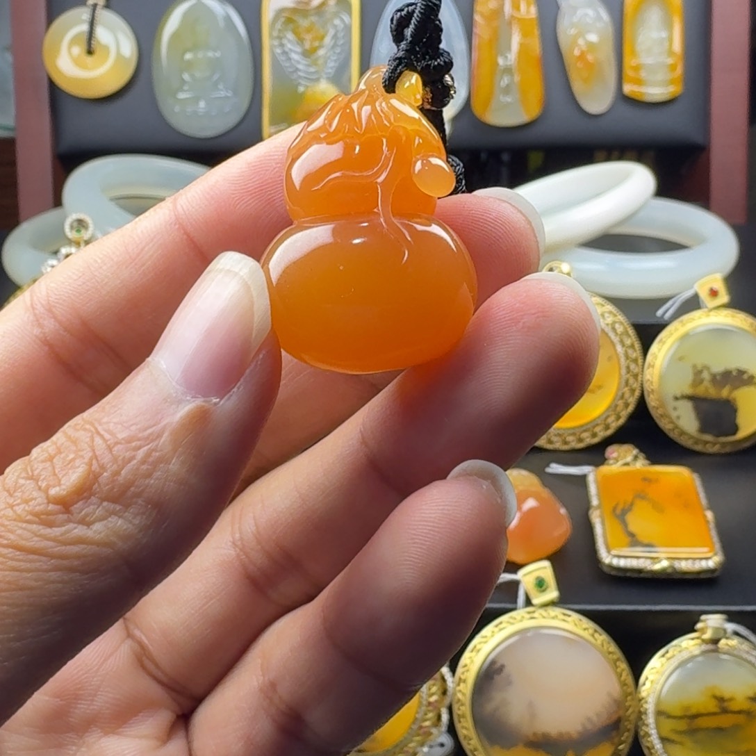 石英质玉（黄龙玉）未镶嵌吊坠(不含链)