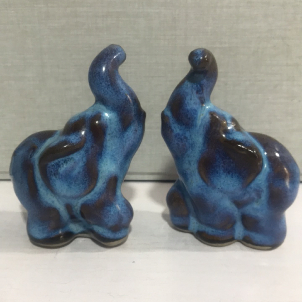 磁州窑窑变釉陶瓷小象一对，直径7厘米高10.5厘米