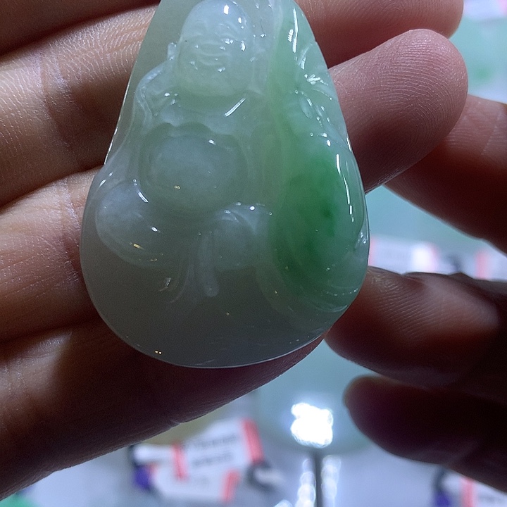 翡翠未镶嵌颈饰乀