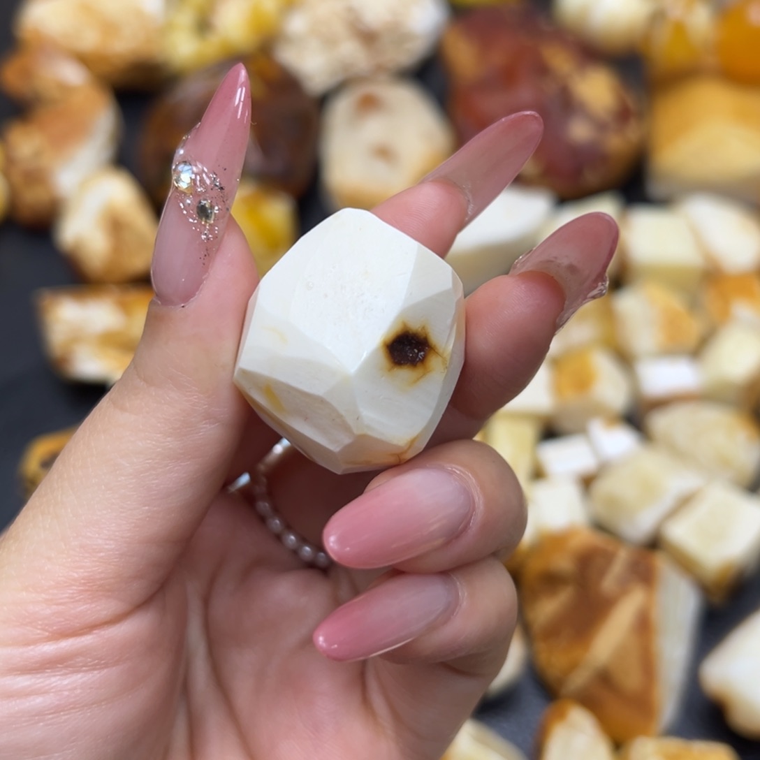 定制琥珀未镶嵌木**西蜜蜡