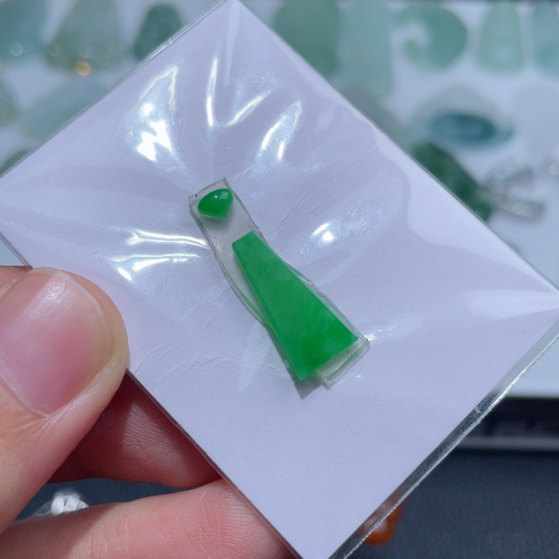 定制翡翠未镶嵌翡翠