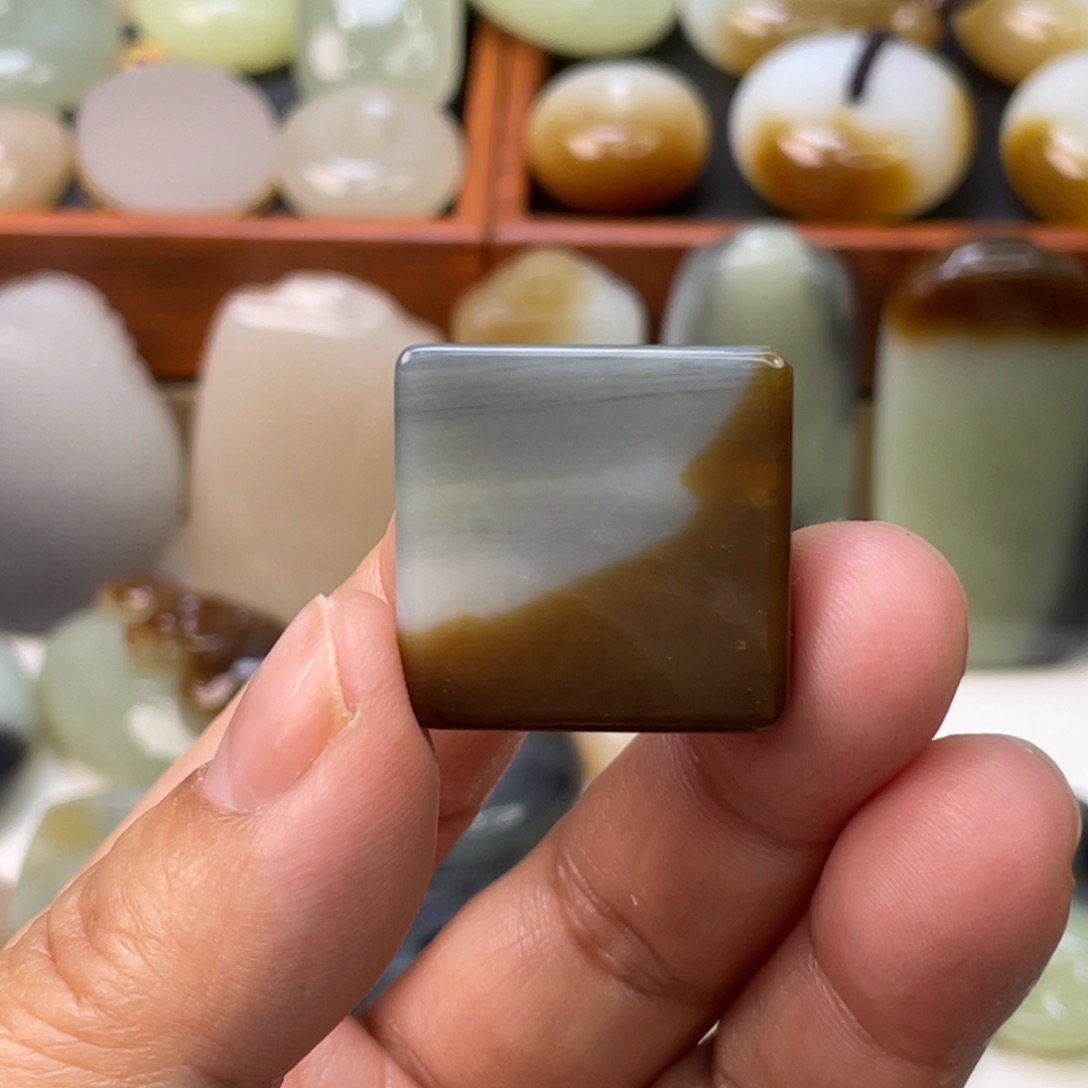 和田玉颈饰未镶嵌