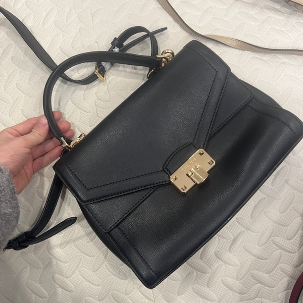 99新 MICHAEL KORS/迈克高仕 mk黑色手提斜挎包