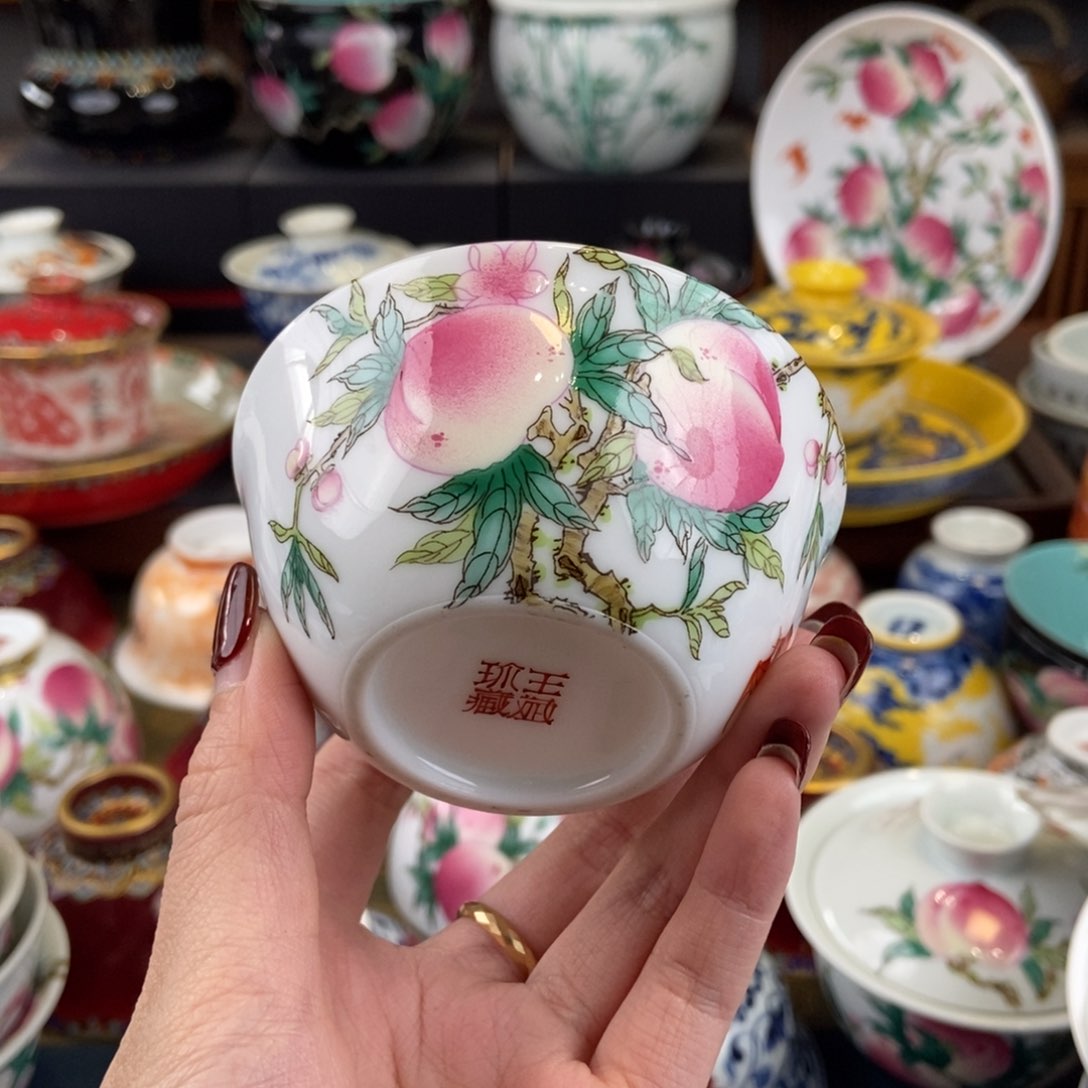 陶瓷艺术家的作品是一