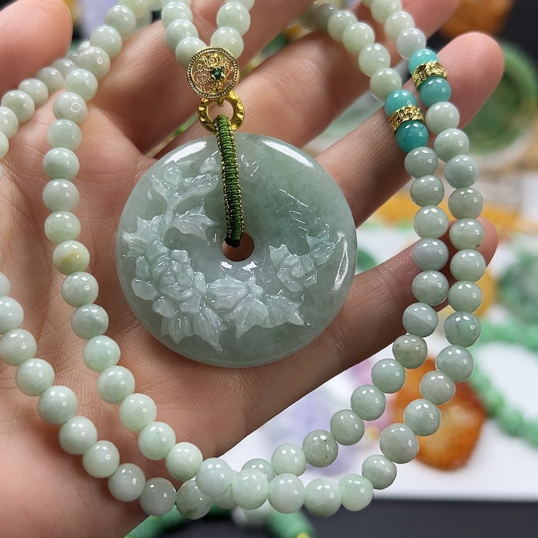 翡翠未镶嵌颈饰吊坠