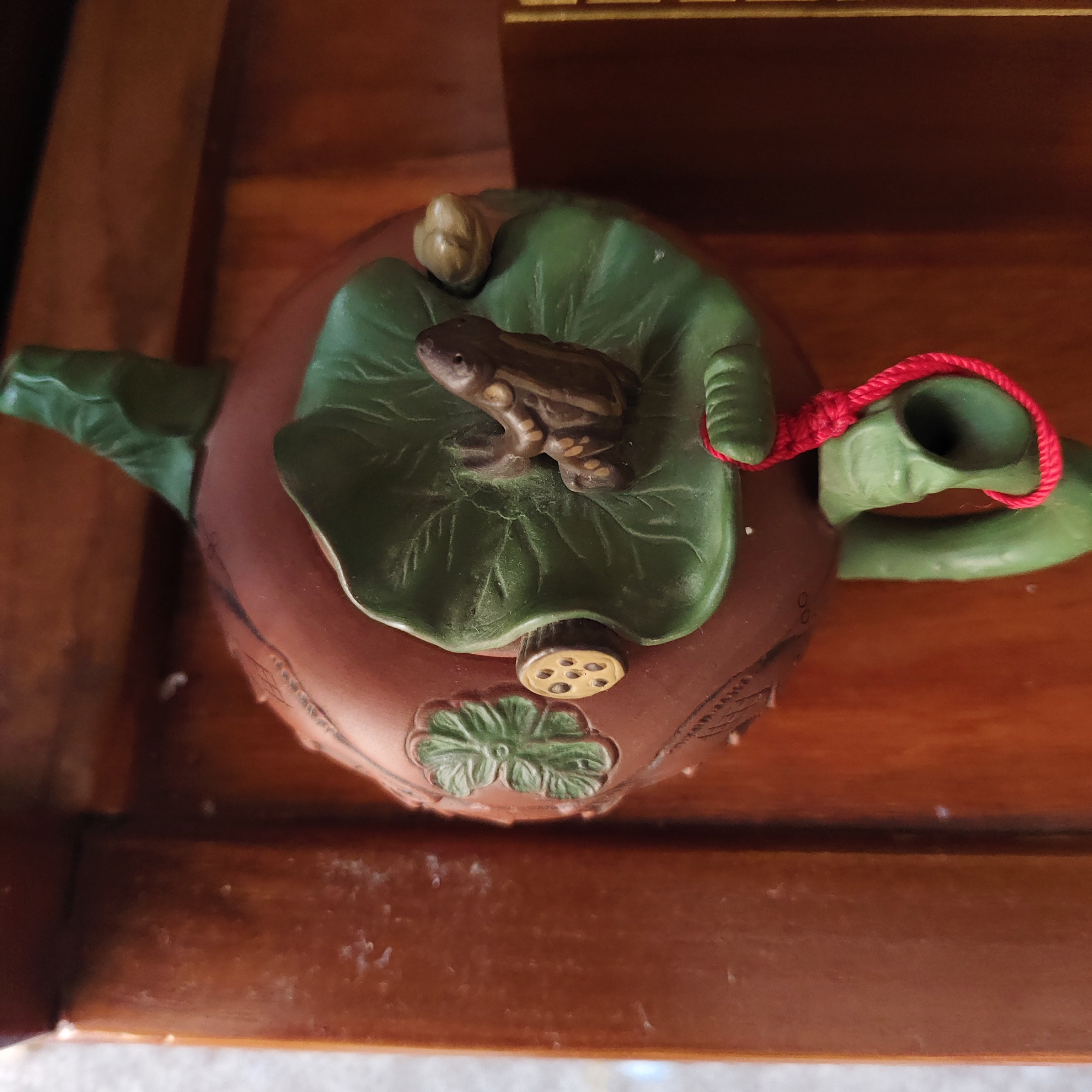 日货回流的紫砂壶，造型好看，有底款和盖款。