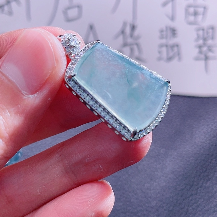 翡翠颈饰未镶嵌888888888