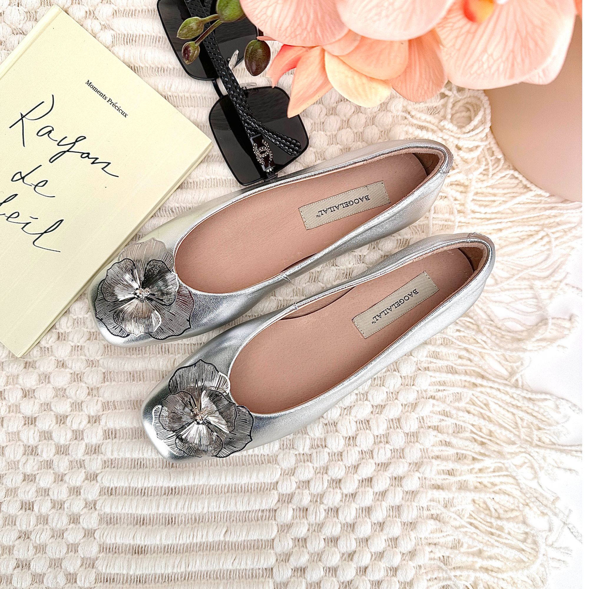 纯原25新款浅口羊皮休闲豆豆鞋花朵单鞋方头软底时尚大码百搭女鞋