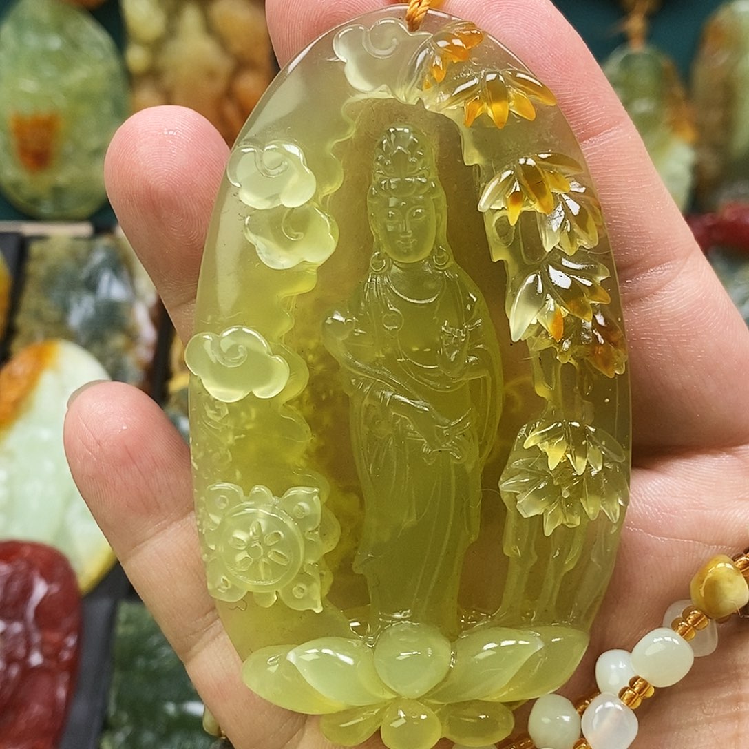 蛇纹石玉未镶嵌颈饰