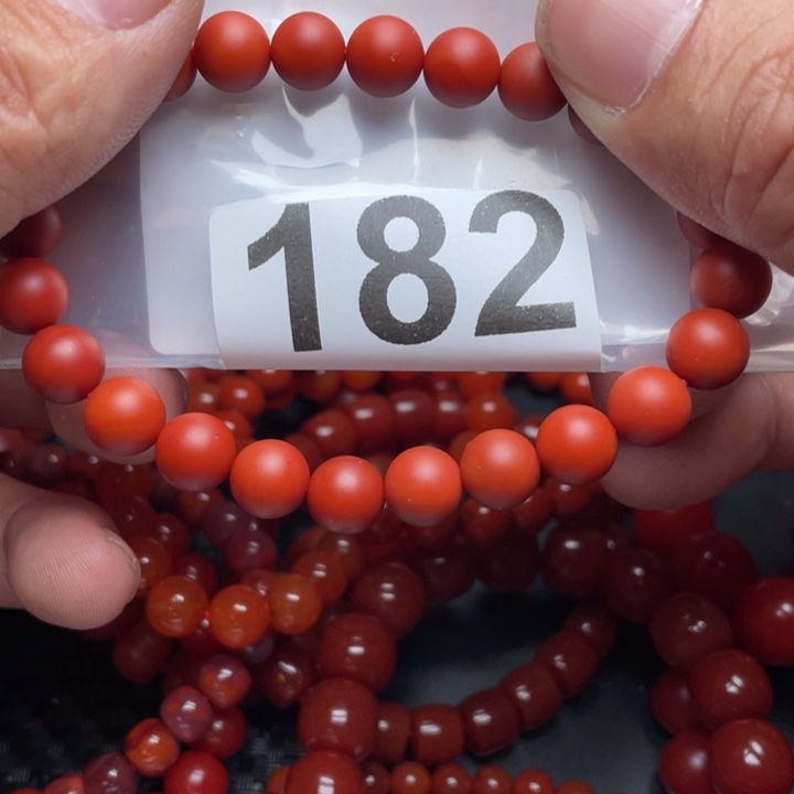 南红玛瑙手链未镶嵌龙**祥