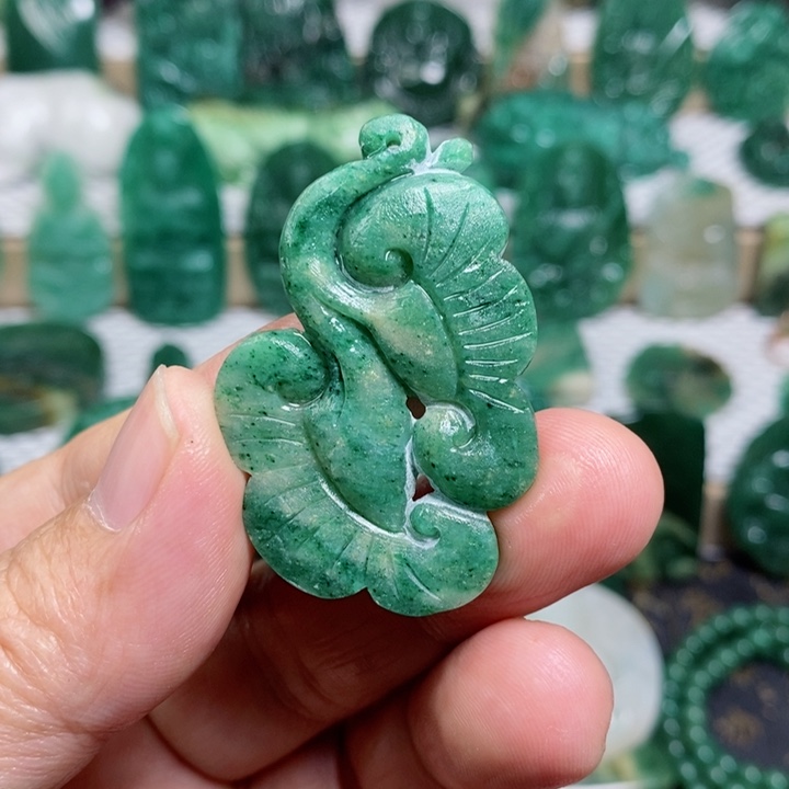 未镶嵌独山玉颈饰