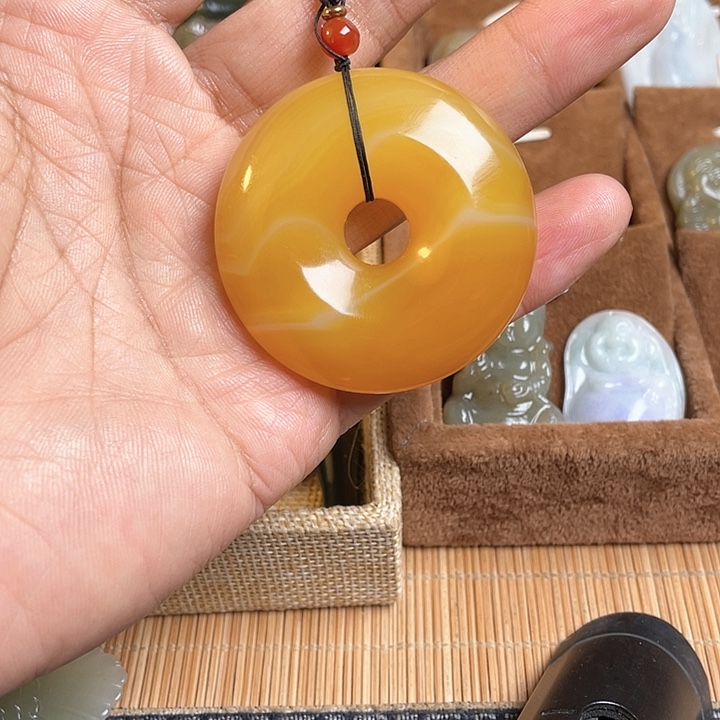 玛瑙/玉髓车挂合金