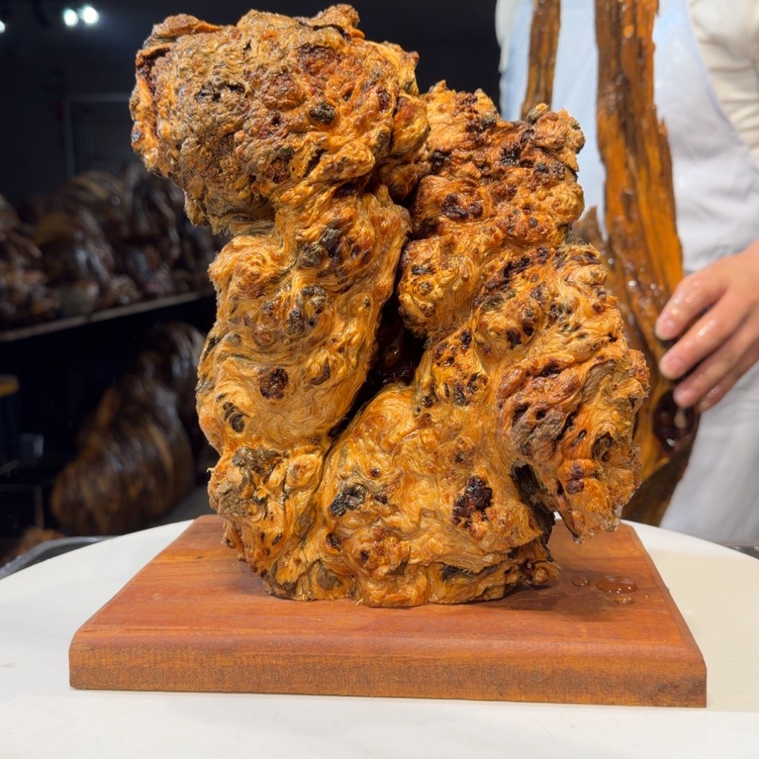 C***I木王一刀琥珀木摆件146