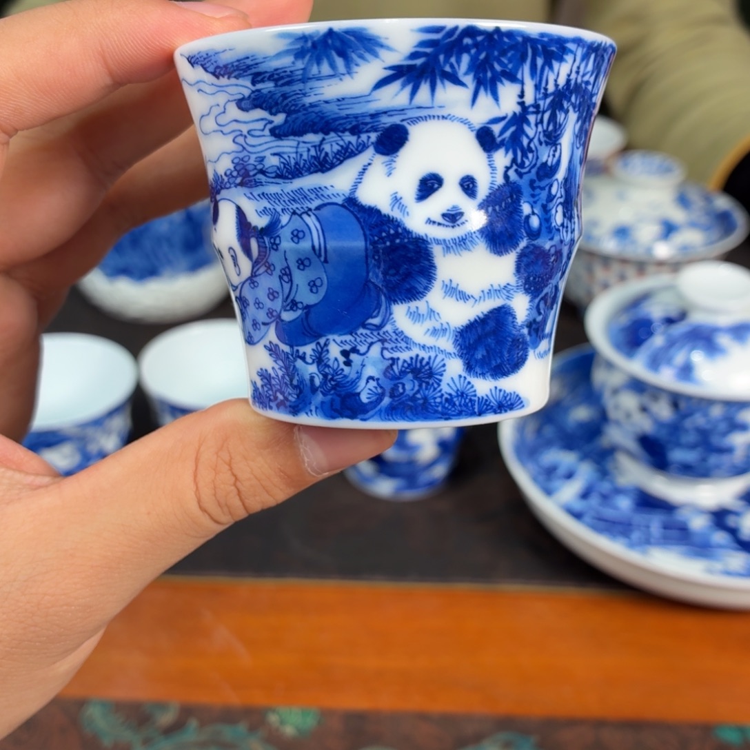 杯子瓷瓷姑娘景德镇陶瓷艺术