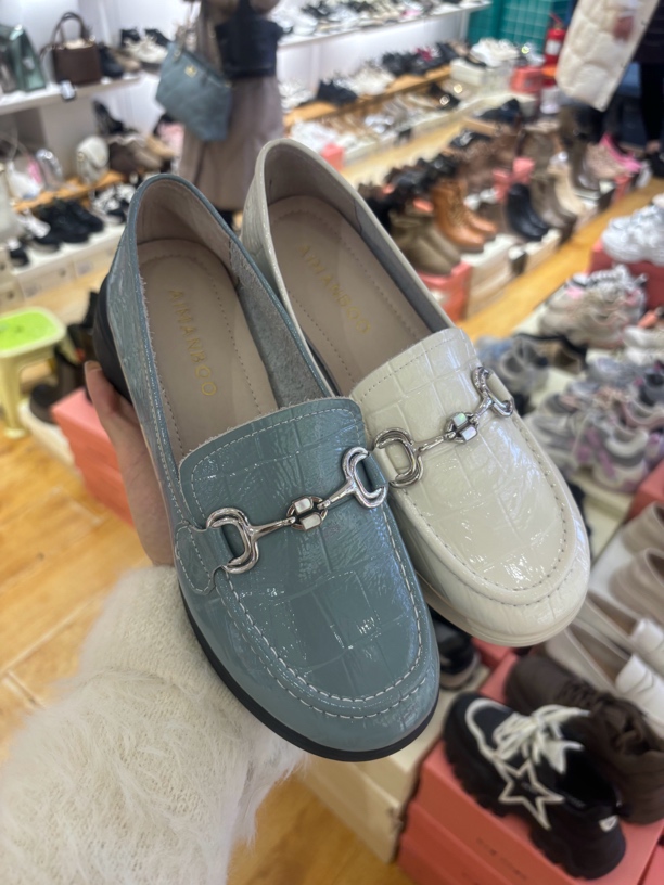 213112231漫步佳人平底乐福鞋