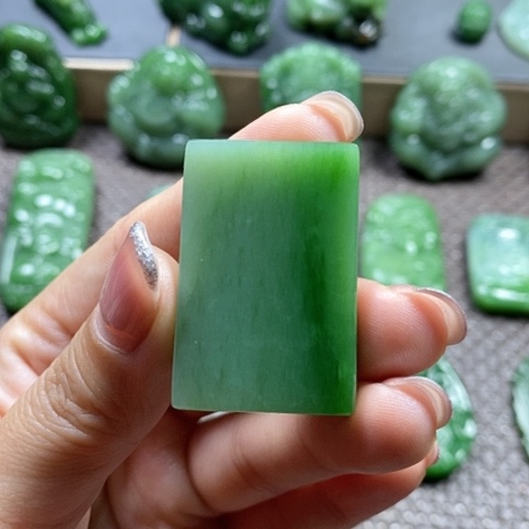 【闪购商品】颈饰未镶嵌和田玉