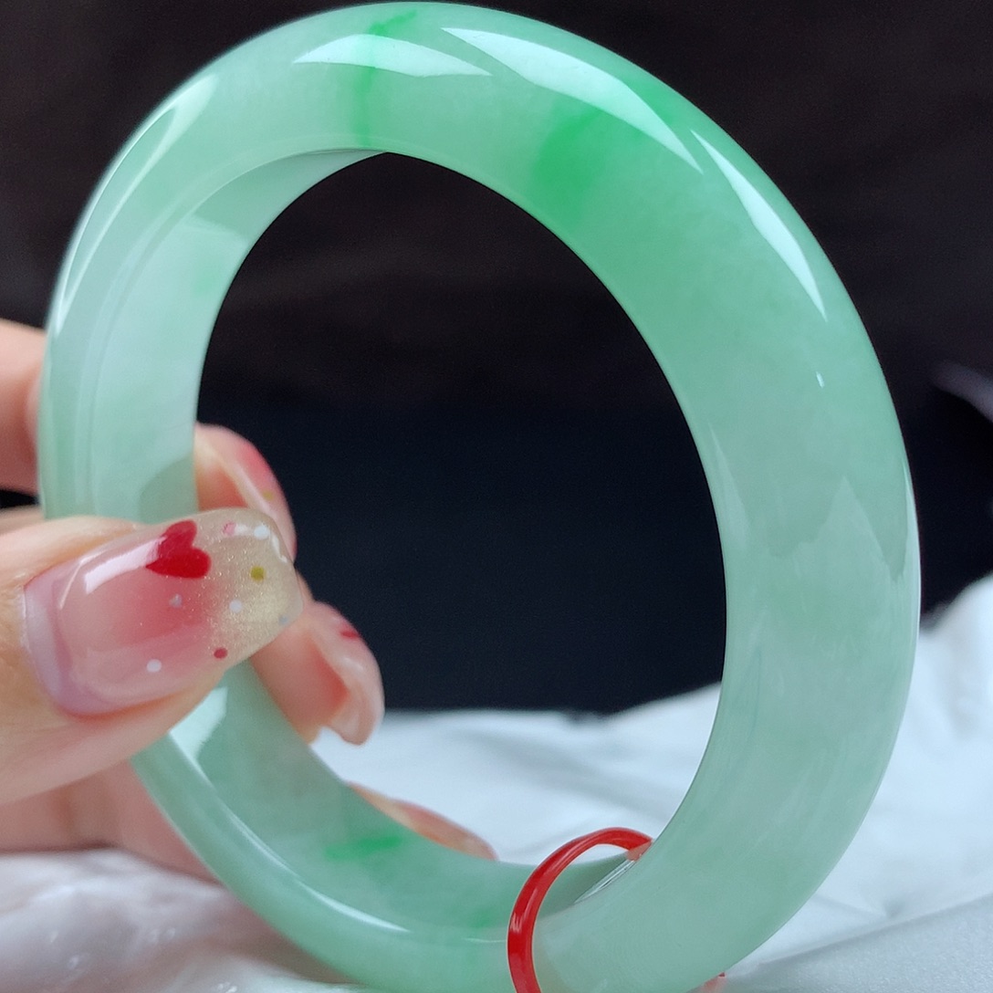 翡翠手镯未镶嵌栾*喵963622，