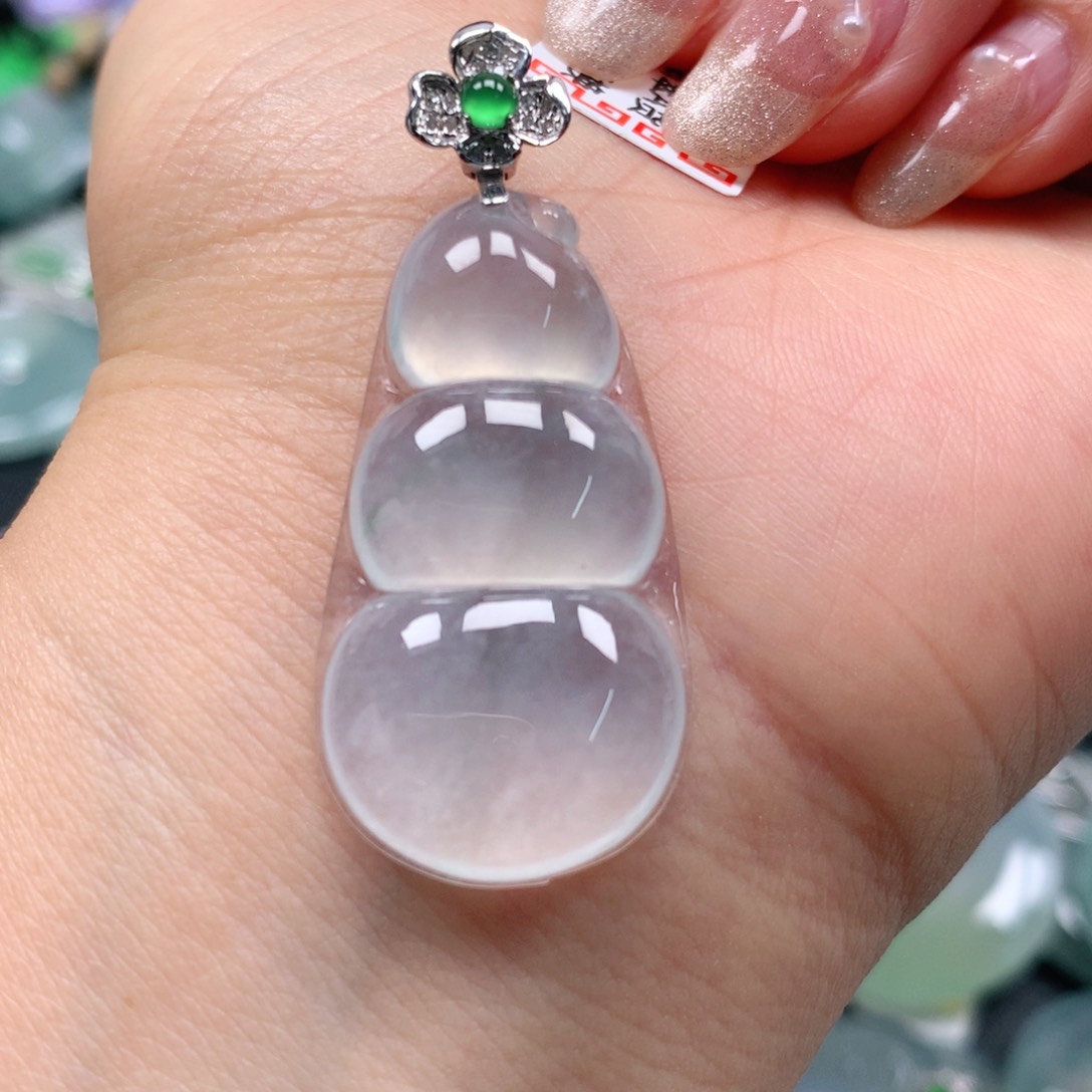 翡翠颈饰18K金镶嵌天然翡翠