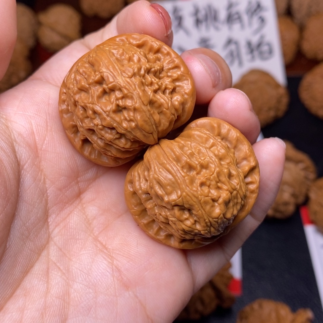 文玩核桃把件闷尖小白狮子尺寸3.5