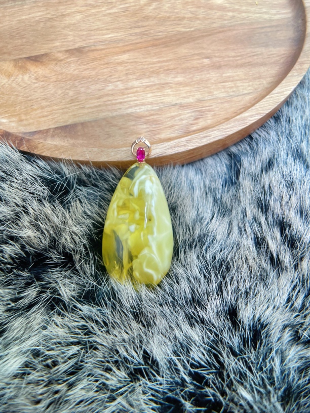 天然琥珀蜜蜡18K水滴吊坠