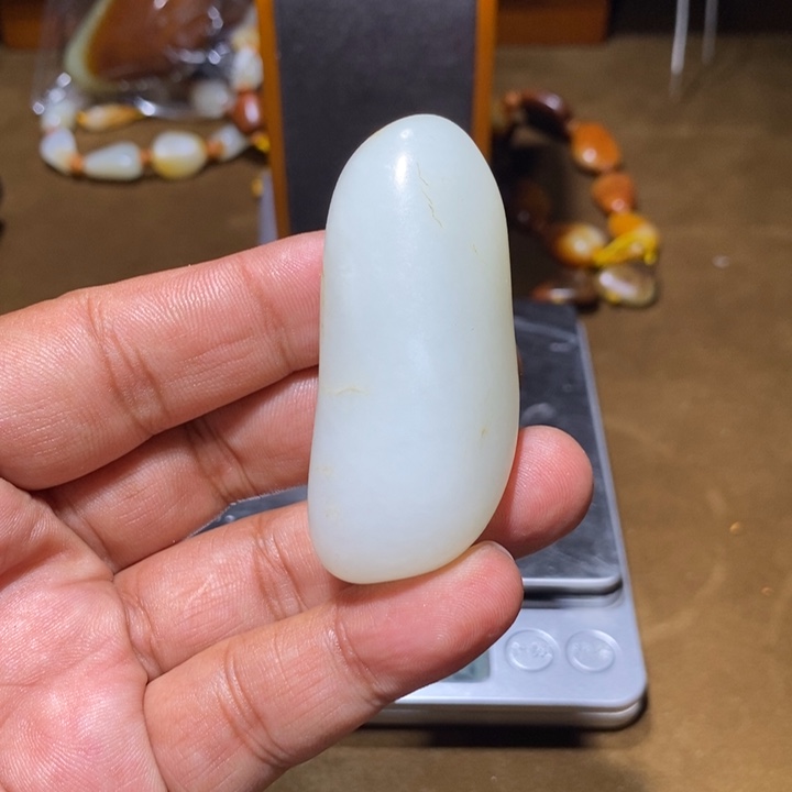 梁***子和田玉（白玉）未镶嵌颈饰