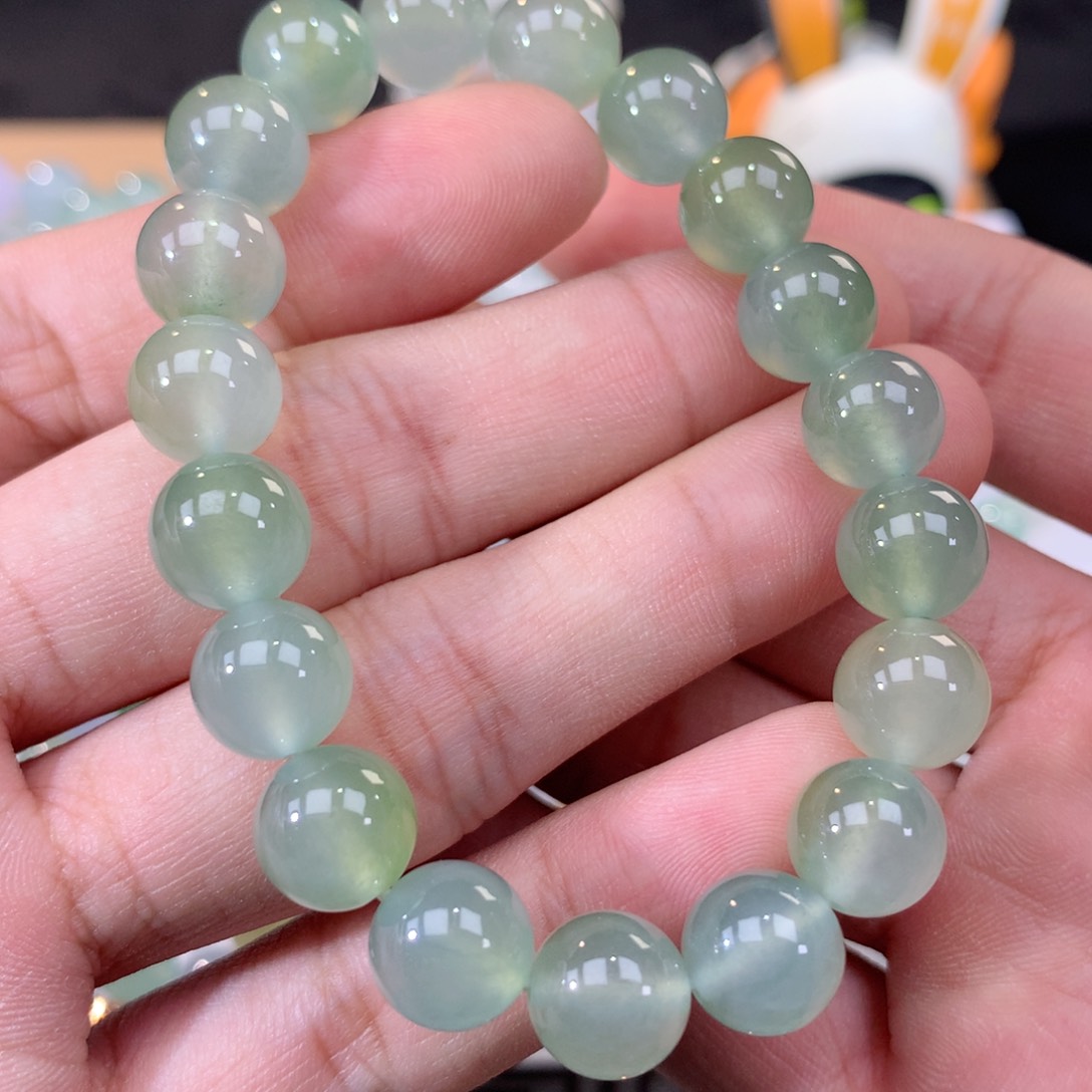 翡翠手链未镶嵌翡翠