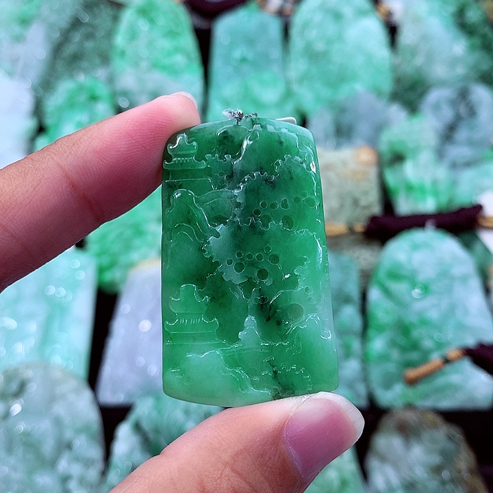 吊坠(不含链)未镶嵌翡翠