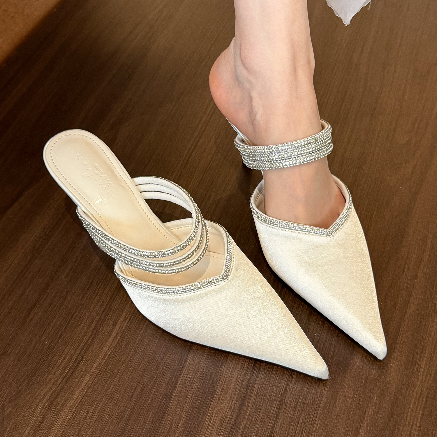 elingstudio 美哭了！白色水钻高跟鞋女细跟春季2025包头后空凉鞋