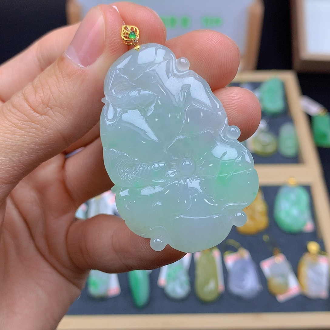 翡翠颈饰18K金镶嵌翡翠