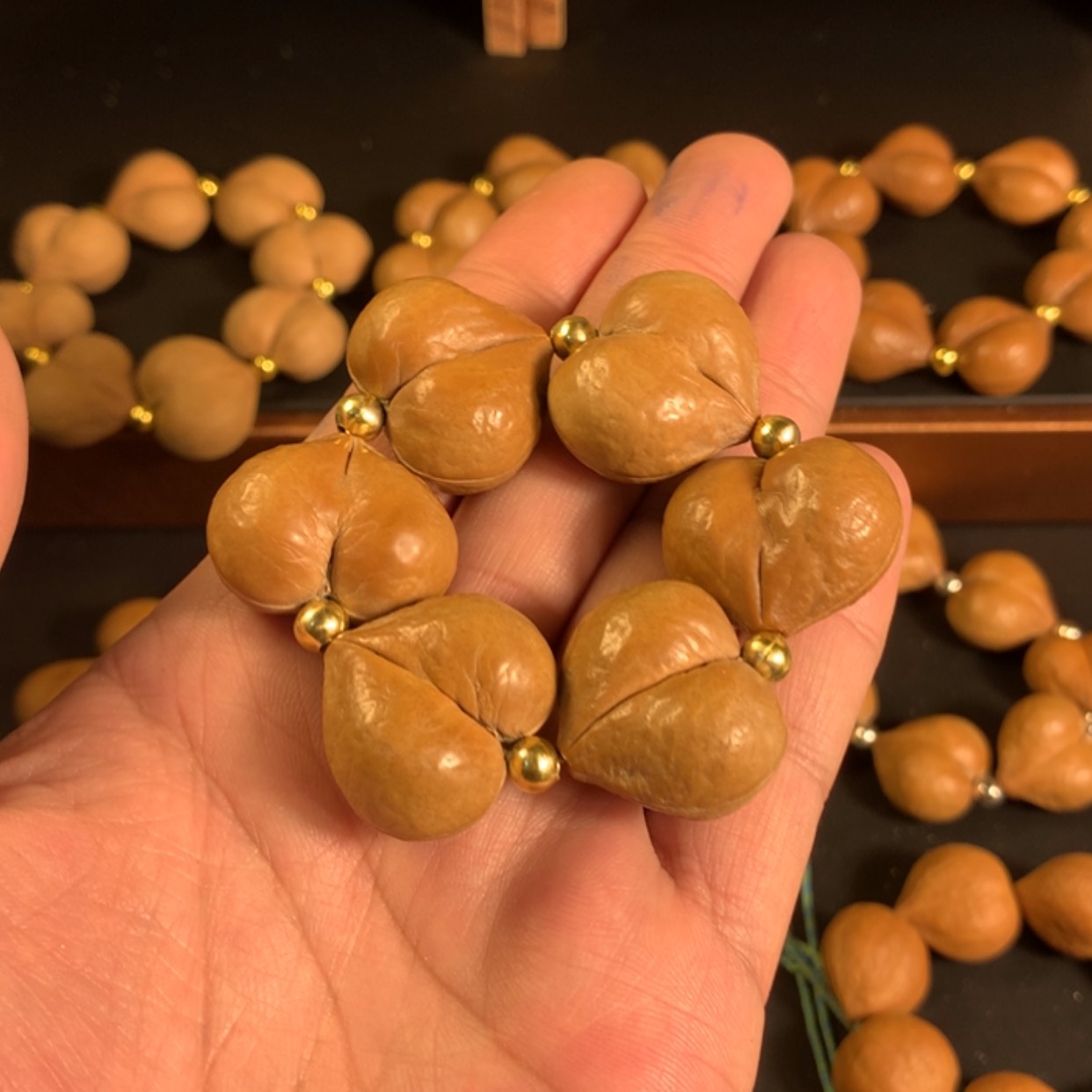 【闪购商品】手串桃核燕*