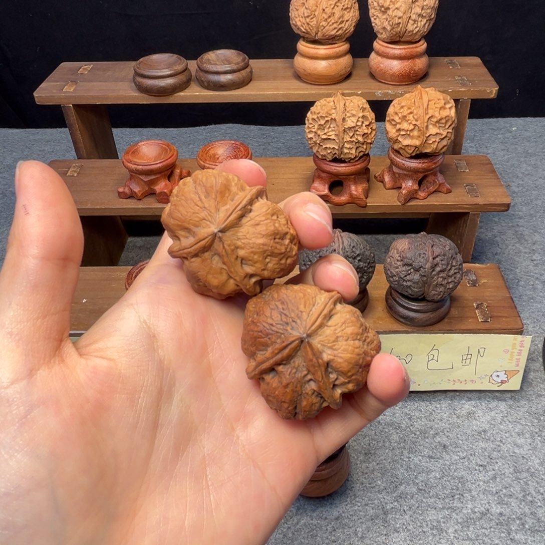 文玩核桃吊坠z七星岩三棱40mm