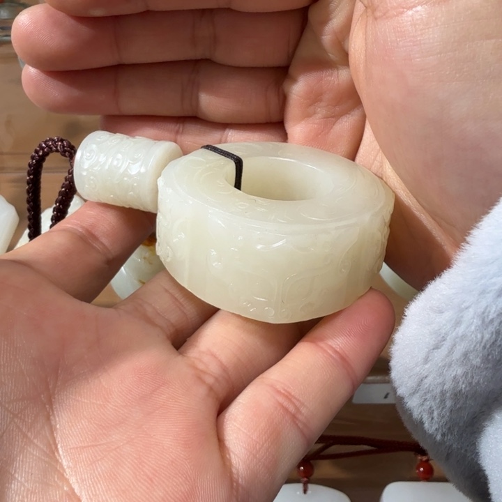 和田玉颈饰未镶嵌俄料守护（活动价）