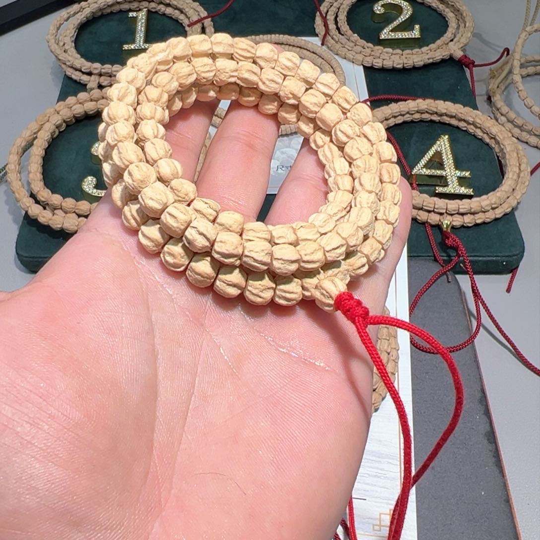 柏香籽/百香籽吊坠心****界