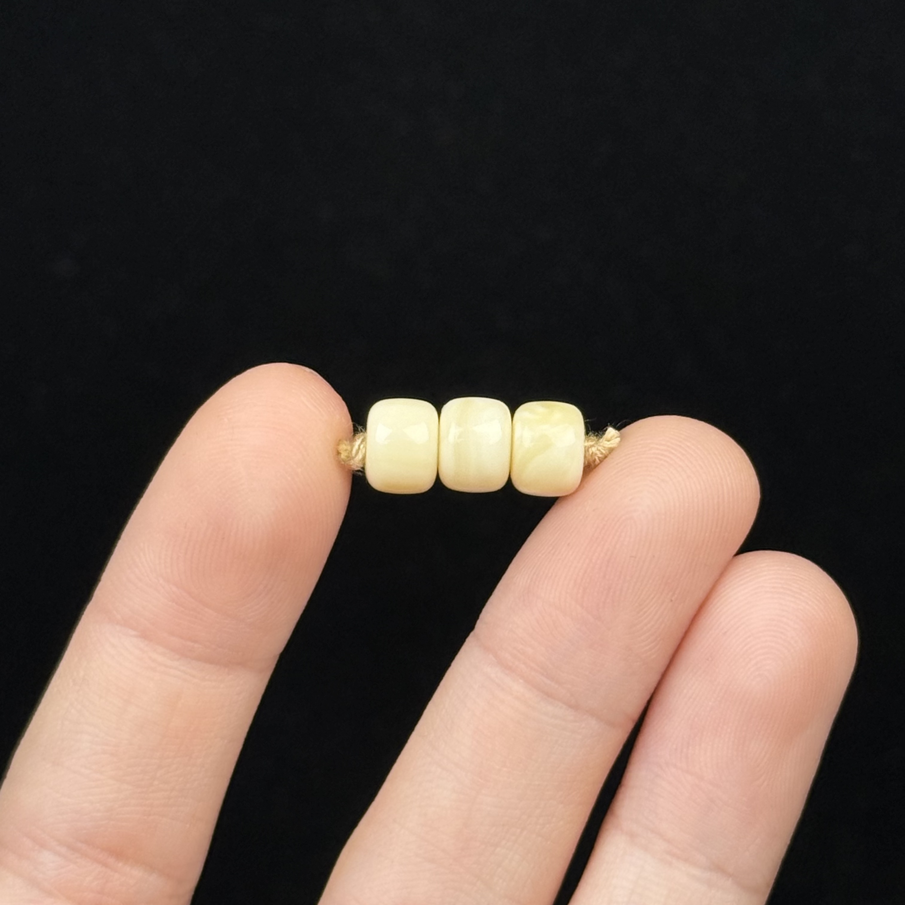 D7200天然原矿蜜蜡 瑕疵对珠7mm 支持鉴定假一罚十