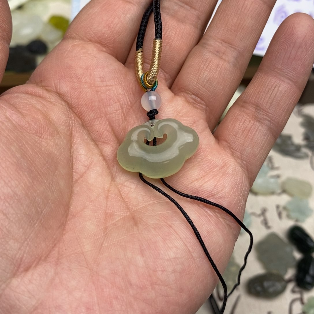 岫玉高货绳单买不发货岫玉挂件默认微瑕未镶嵌