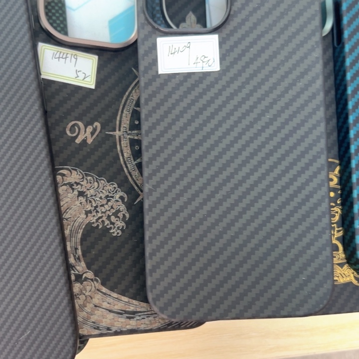 苹果14黑灰带磁吸凯夫拉