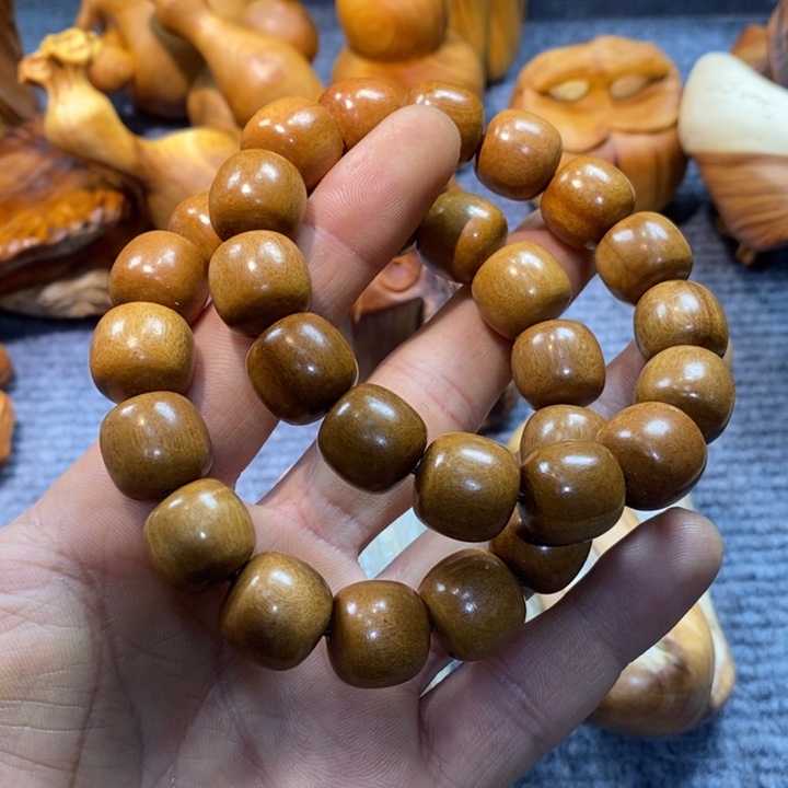 柏木（崖柏）陈化老料把件手串 