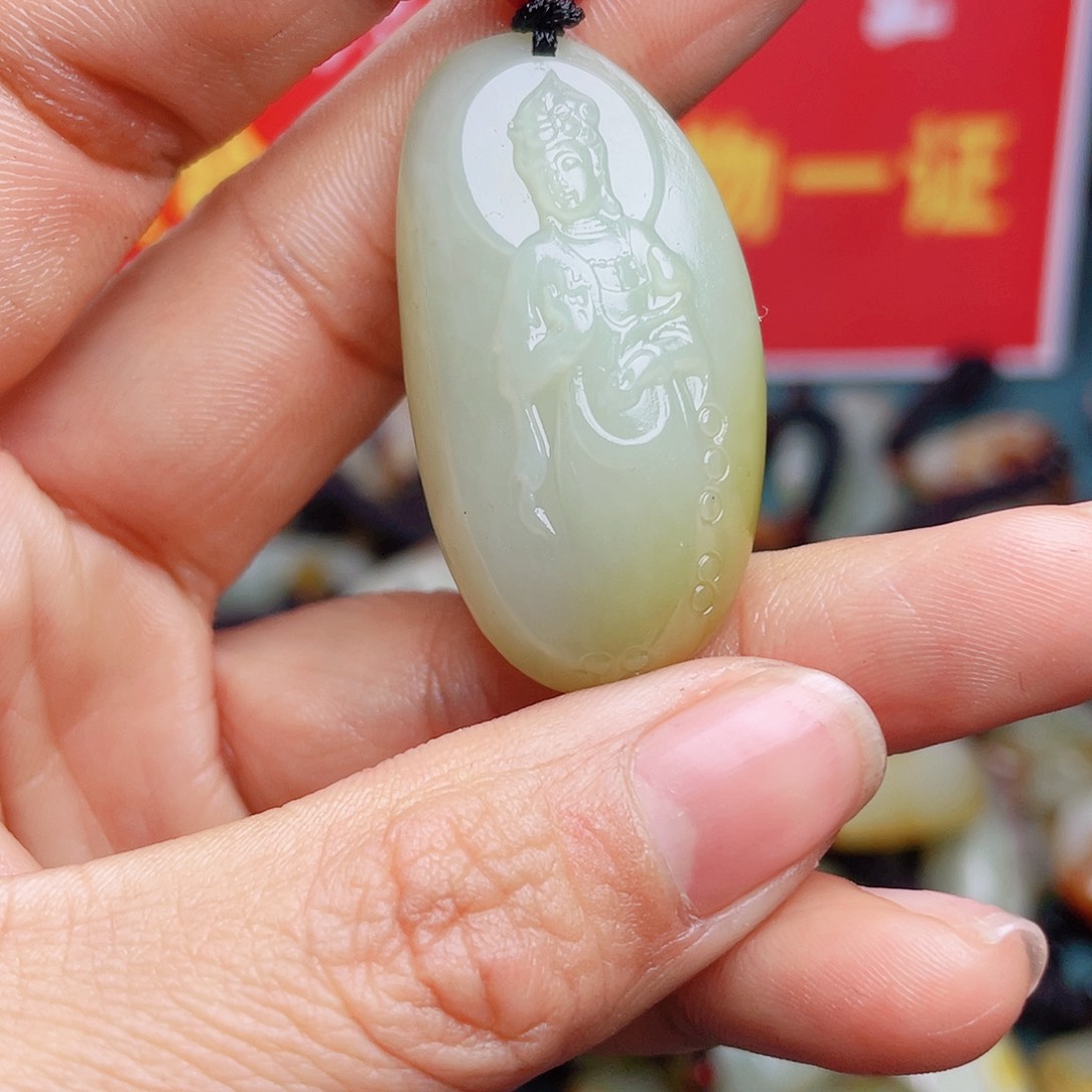 和田玉颈饰未镶嵌