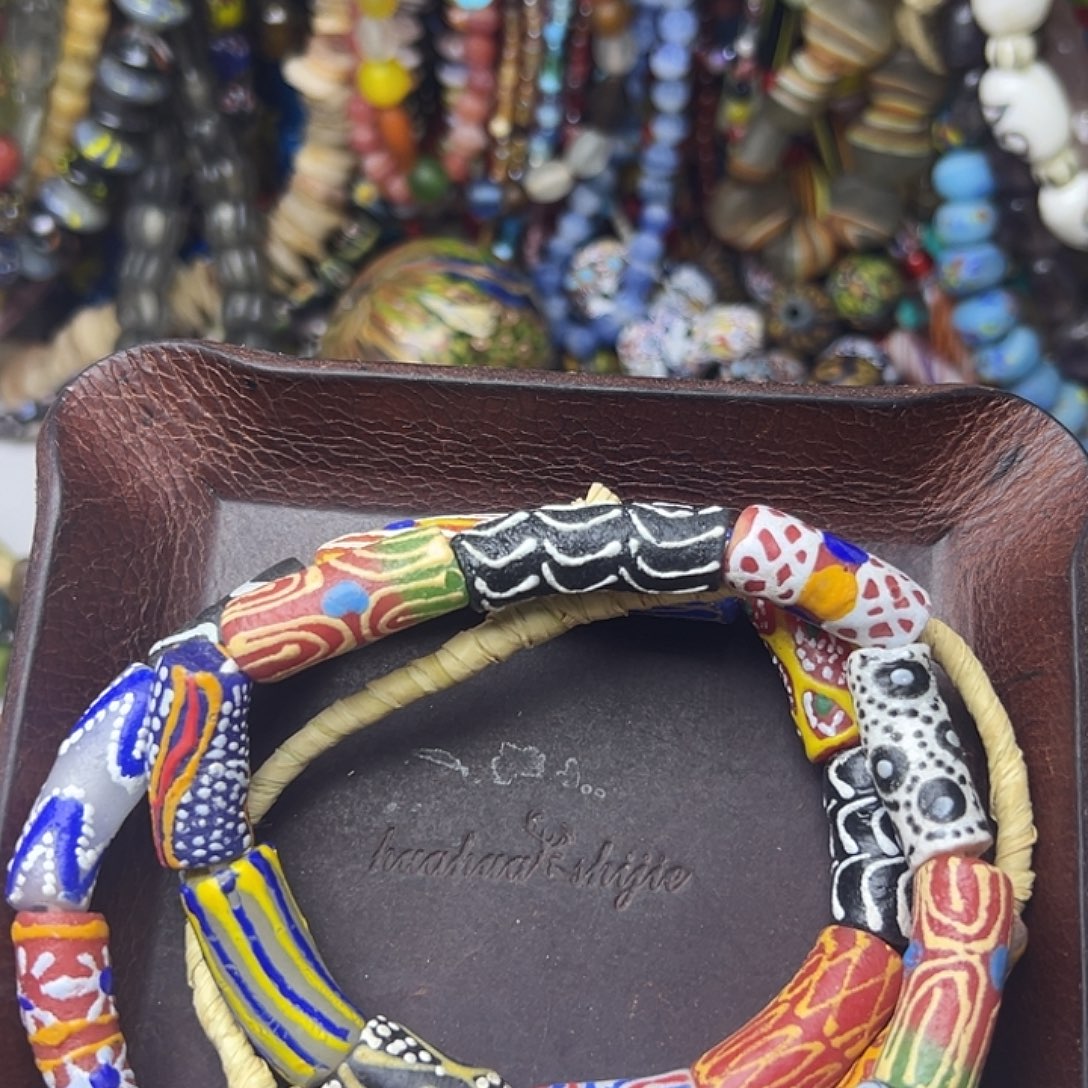 颈饰玻璃非洲管一条