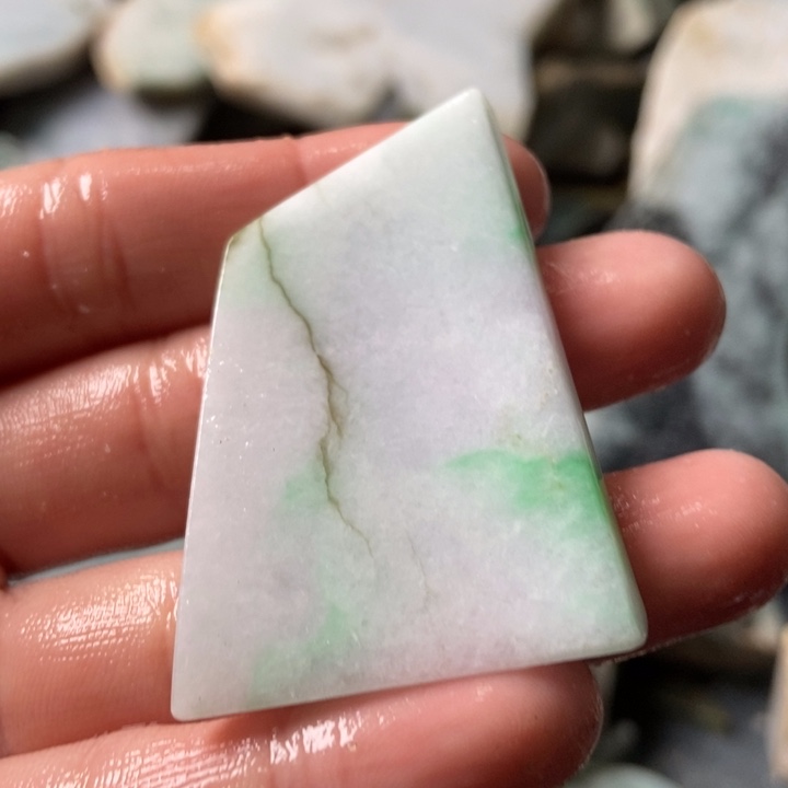 翡翠颈饰未镶嵌天然翡翠