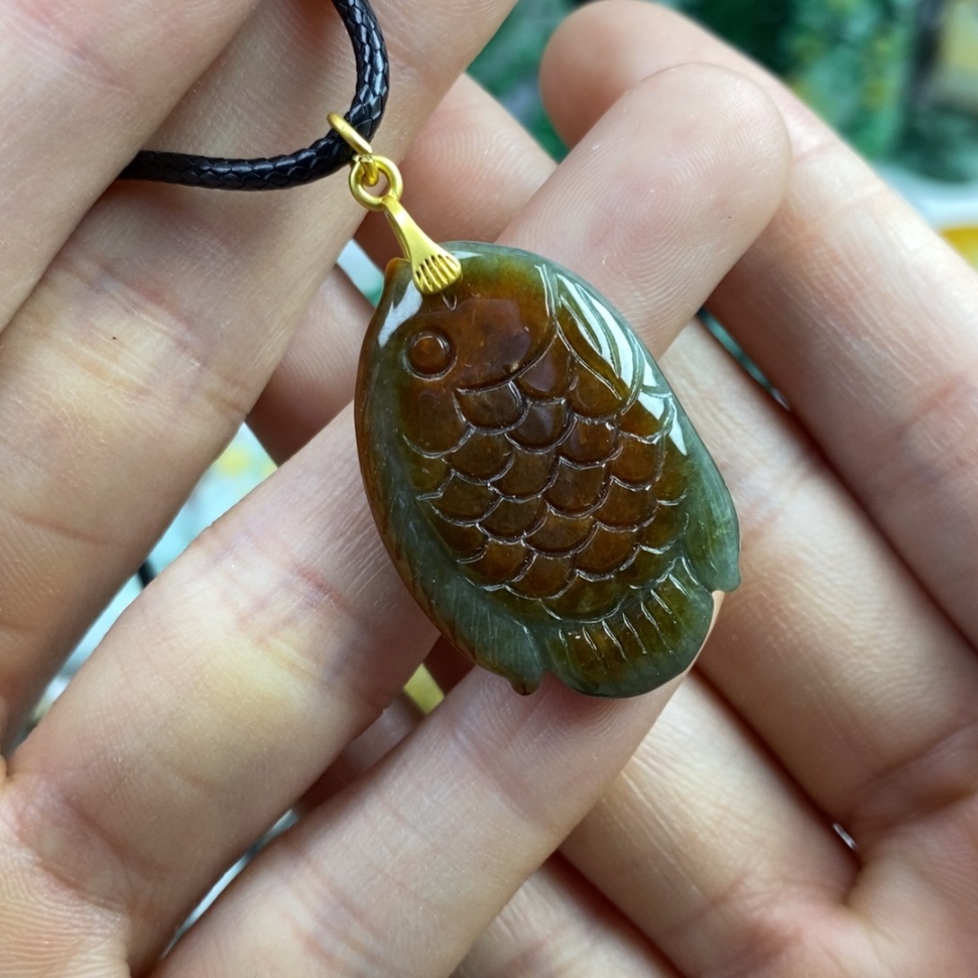 翡翠颈饰未镶嵌吊坠