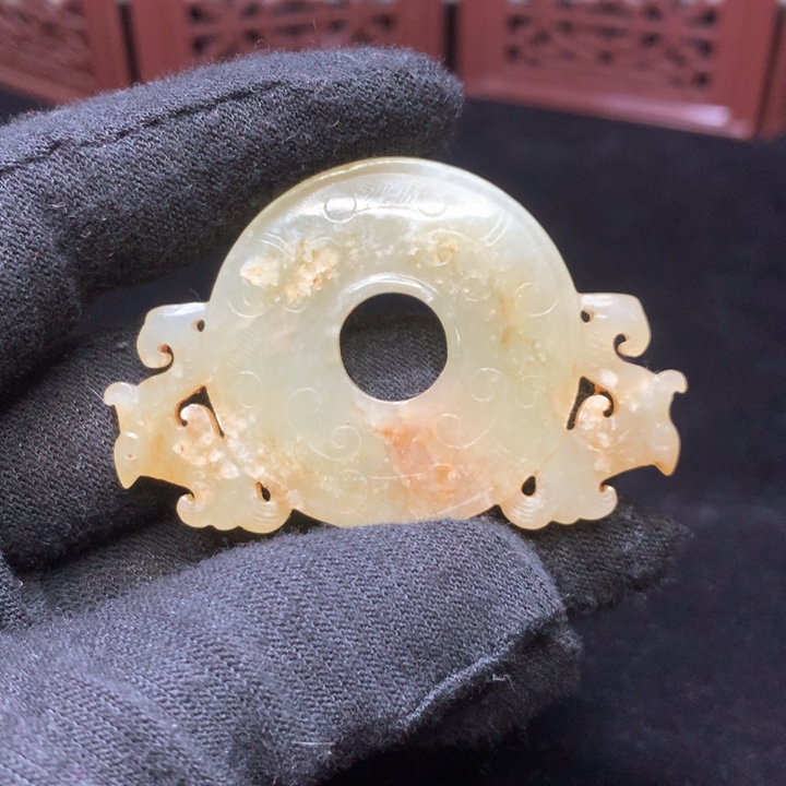 和田玉颈饰未镶嵌地***灯