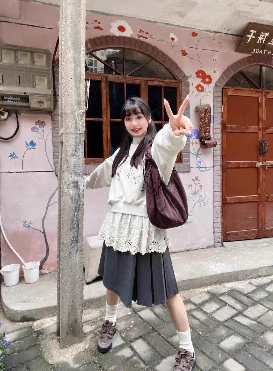 森系少女搭配精美刺绣花朵蕾丝叠穿屁帘四季百搭层次感半身裙