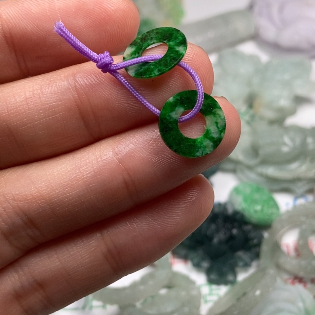 静***香定制翡翠未镶嵌翡翠