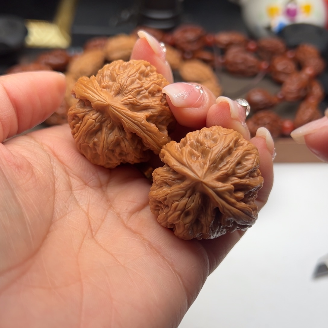 文玩核桃把件红锦鲤37