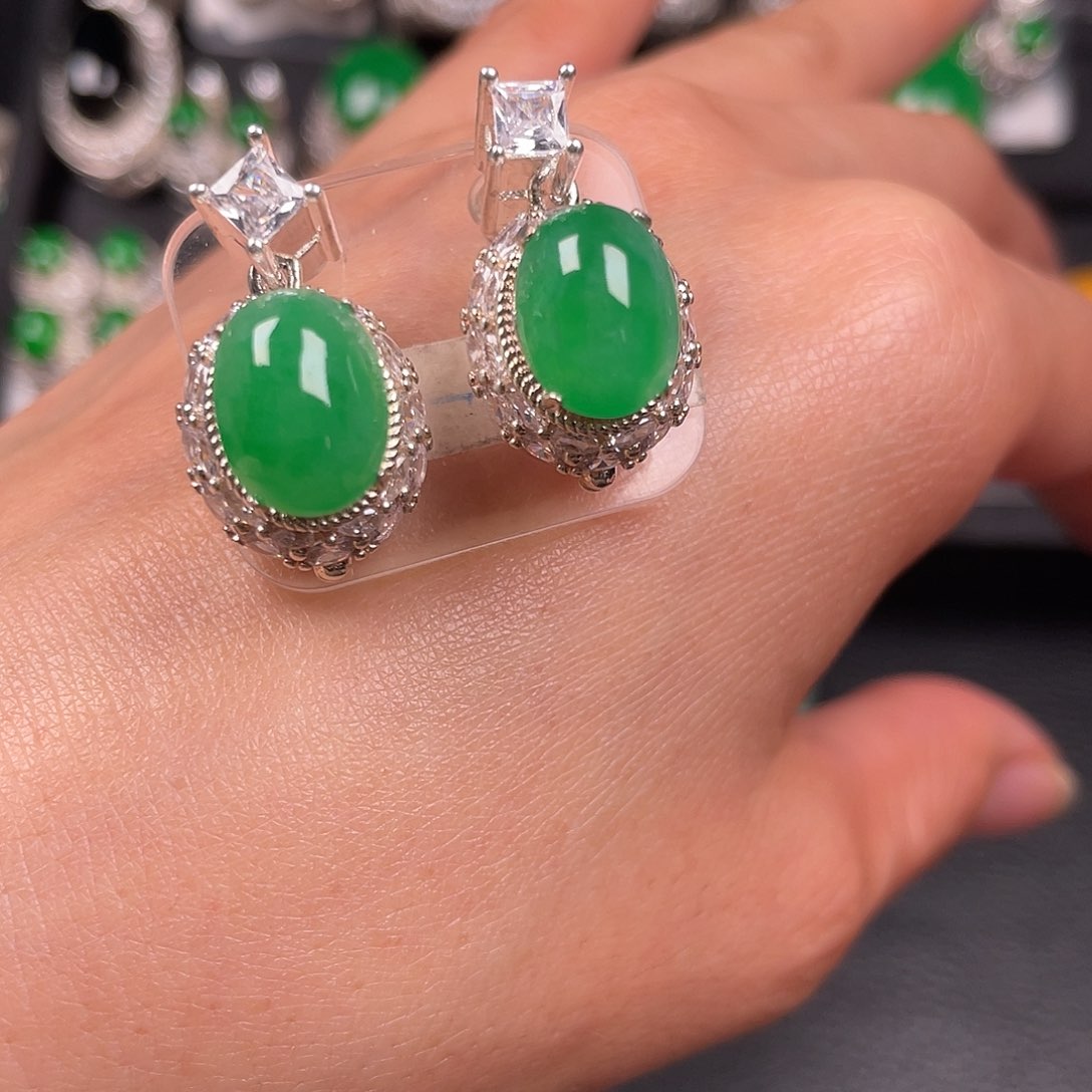 定制翡翠未镶嵌耳饰