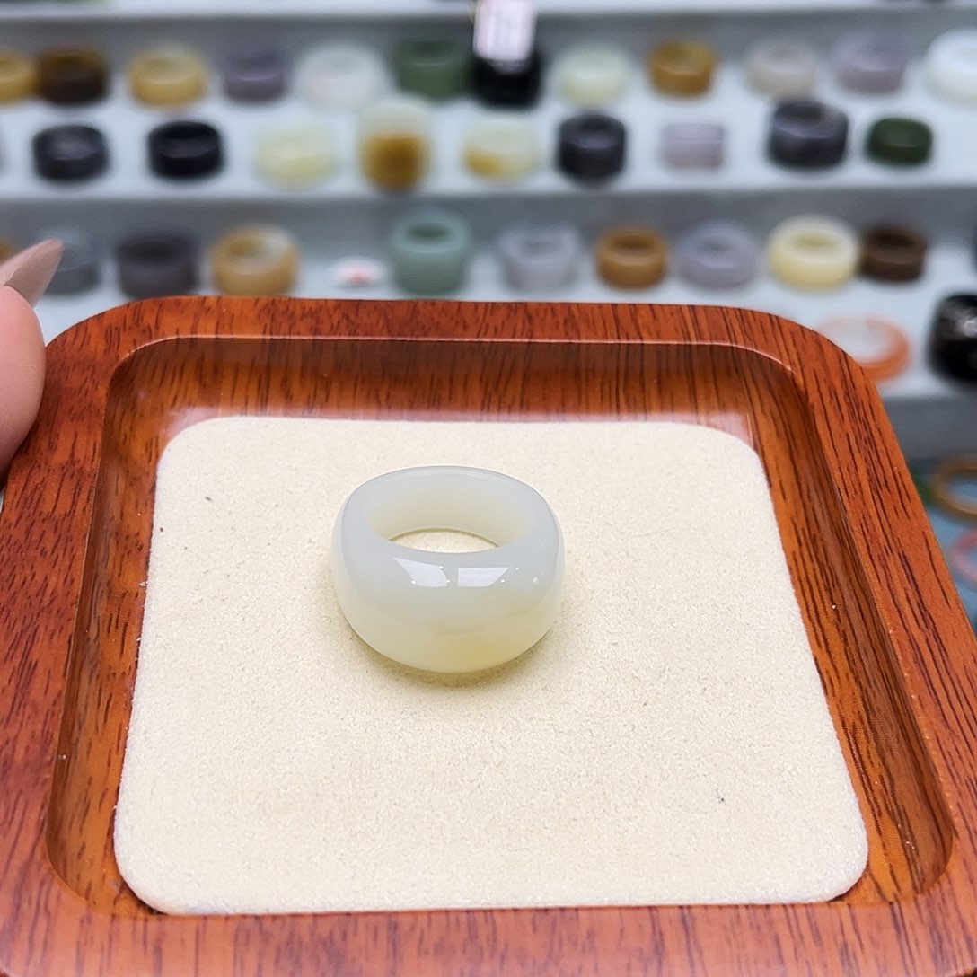 和田玉戒指未镶嵌内径18.0